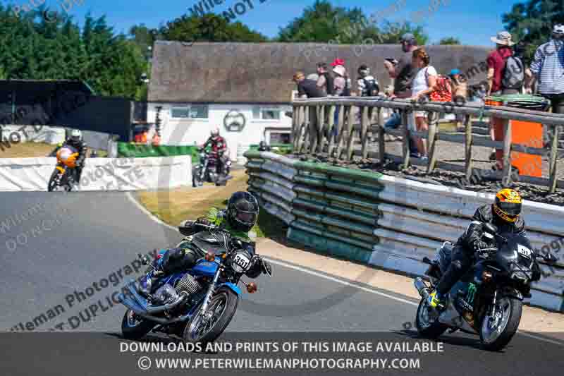 Vintage motorcycle club;eventdigitalimages;mallory park;mallory park trackday photographs;no limits trackdays;peter wileman photography;trackday digital images;trackday photos;vmcc festival 1000 bikes photographs